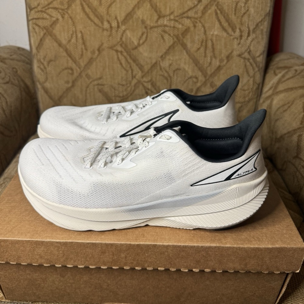ALTRA Experience Flow Women's Size 11 AL0A85NW120 'white/gray' Running Shoes EUC